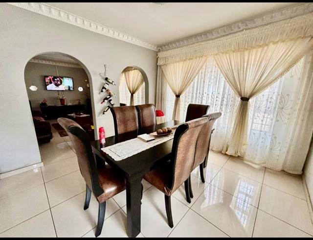 3 BEDROOM HOUSE FOR SALE IN VANDERBIJLPARK CW 2